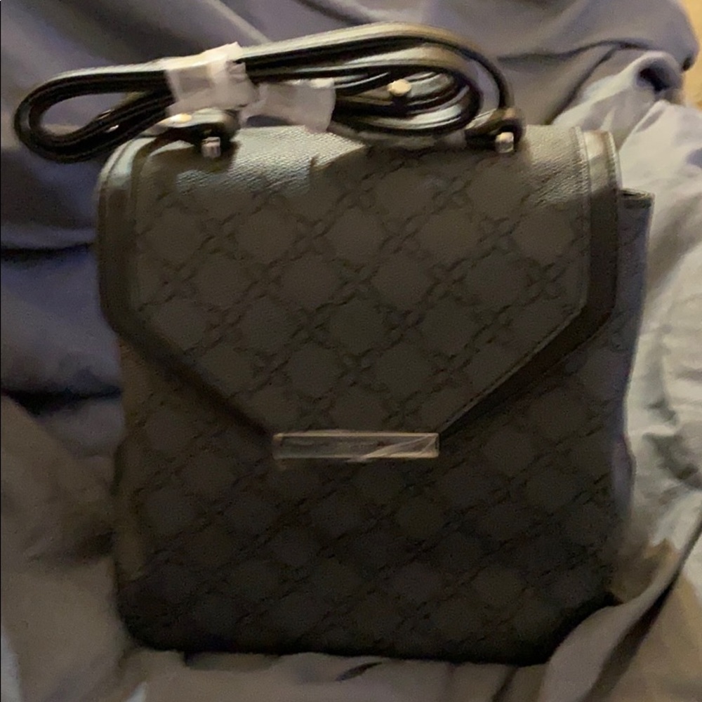 Nine West - Picture 1 of 3